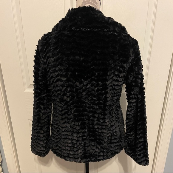 ❄️SALE❄️Patagonia girls black faux fur coat - Picture 4 of 5